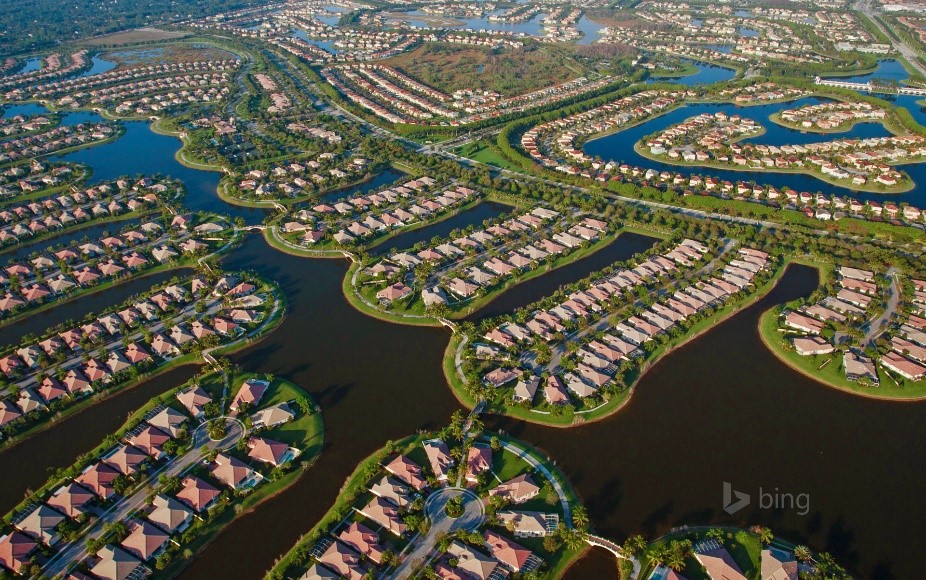 Housing development, West Palm Beach, Florida (© Paul Nicklen/Corbis)